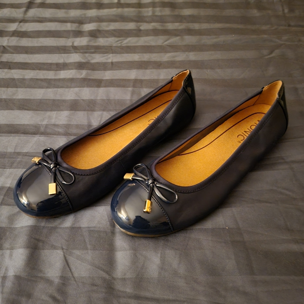 Vionic Navy Blue Flats with Bow Accent